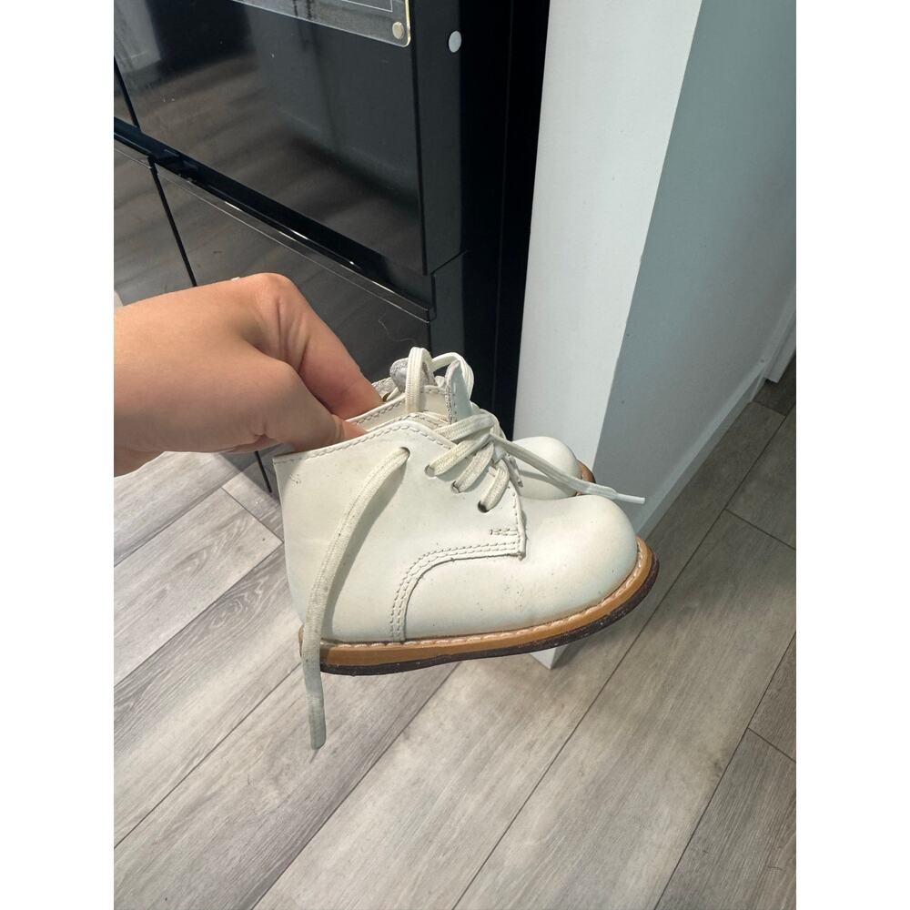 Josmo Walker White Walking shoes size 2
